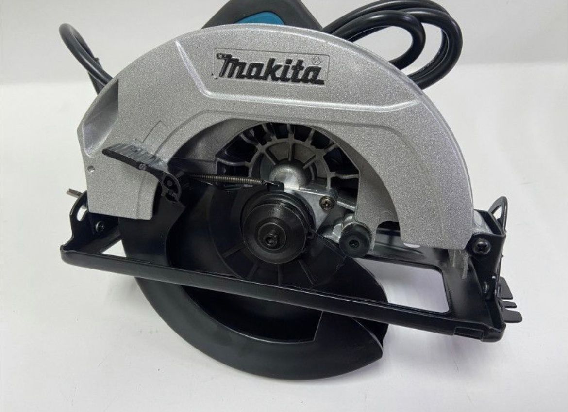 Пила циркулярная (дисковая) Makita HS7000