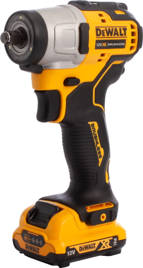 Аккумуляторный ударный гайковерт DeWALT DCF902D2